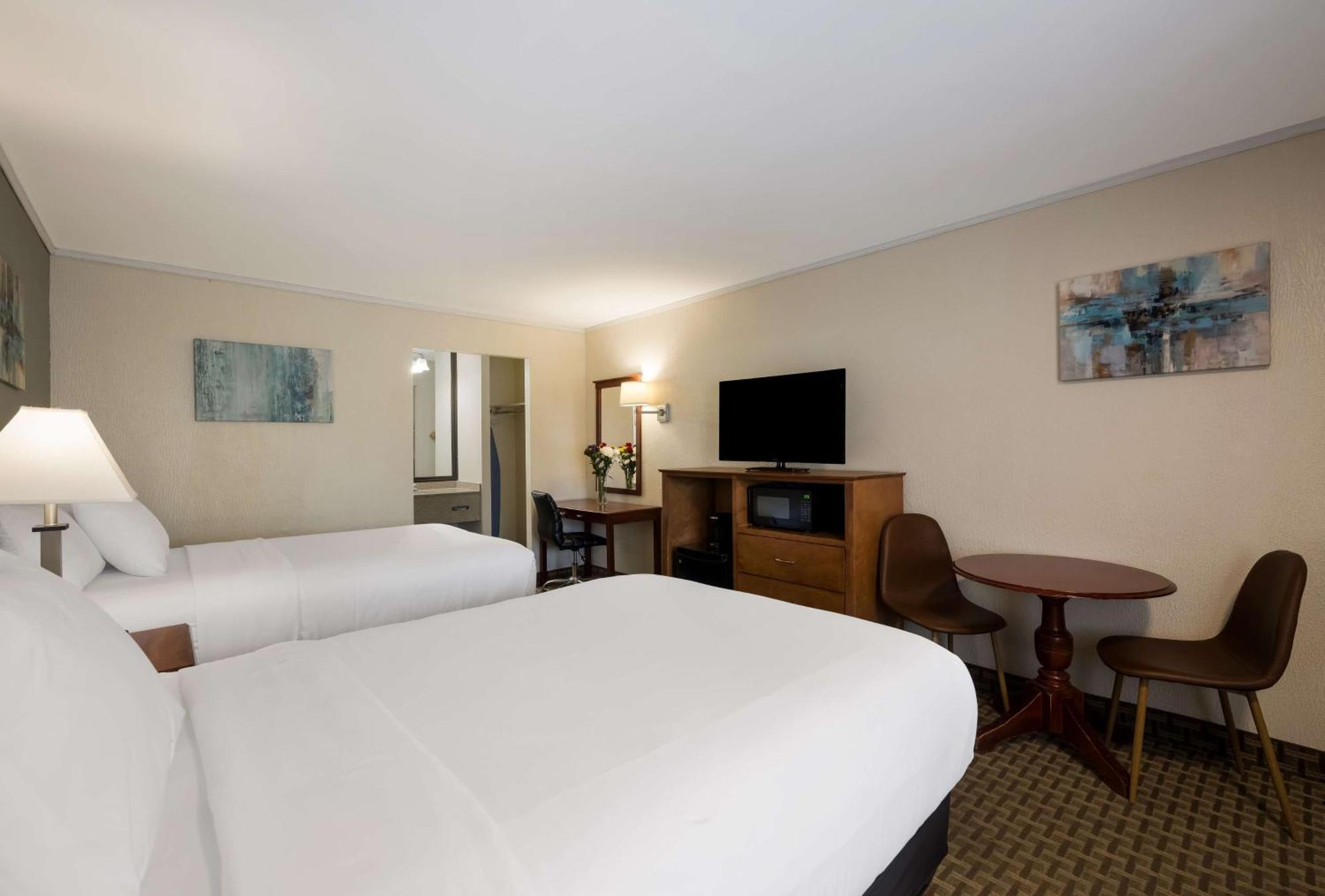 Surestay Plus By Best Western Woodbury Inn Exterior foto